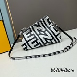 Маленькая сумка с коробкой, сумка Fendi First Midi, капсульная серия двухцветных
