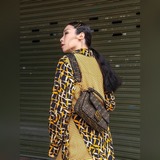 Новейшая коллекция Fendi Roma Amor с узором «старая печать» впечатляюще дебютиру