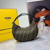 Цепочка 30  Ipraphy FENDI сумка под мышку, отличающаяся формой полумесяца, с кла
