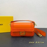 В комплекте с коробкой, новая модель Fendi ранней весны, знаменитая сумка Baguet