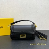 В комплекте с коробкой, новая модель Fendi ранней весны, знаменитая сумка Baguet