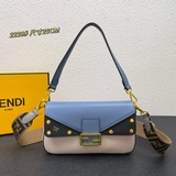 Сумка FENDI Baguette в комплекте с футляром. Сумка-багет с клапаном и ремнем чер