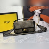 Новейшая коллекция Fendi /Versace с принтами в стиле «олд-скул» уже в продаже! Н