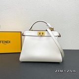 Сумка FEND Peekaboo ISeeU, кожа, с классическими поворотными замками по бокам.
