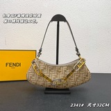 Полумесячные подмышечные сумки FEND уже в продаже! Изготовлены из кожи быка, с о