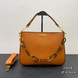 Новая большая сумка Fendi o’lock swing с подмышечным ремнем от Fendi.