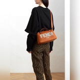 FENDI Знаменитая сумка By The Way среднего размера из кожи бычка с вышитым логот