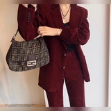 Рекка, такая же сумка Fendi с винтажным узором. Пожалуйста, обратите внимание на