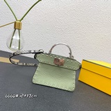 FENDI Super Mini： ручной работы сумка в форме кошки из кожи первого слоя, с мета