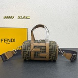 Мини-сумка Fendi в форме боулинга, изготовлена из ткани с узором FF и декором FF