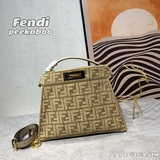 Официальный сайт MM, официальный сайт Fendi, культовая сумка Peekaboo ISeeU, мал