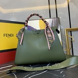 FENDI эксклюзивно представляет новую модель сумки «кошечка»! Новая осенне-зимняя