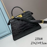 FENDI Peekaboo ISeeU сумка в форме кошки из кожи с текстурой крокодила, украшенн