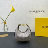 Сумка Nano Fendigraphy на запястье с застежкой-молнией и ретро-надписью FENDI из