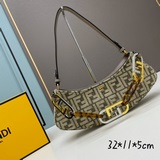 Новейшая сумка FENDI в форме полумесяца уже в продаже! Сумка FENDI O’Lock впервы