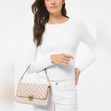 Сумка MICHAEL KORS с крышкой, выполненная в технике плетения из двухцветной кожи