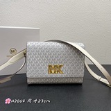 Новые продукты MK, изготовленные из ПВХ с оригинальными металлическими деталями,