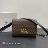 Новые продукты MK поступили в продажу. Они изготовлены из ПВХ с оригинальными ме