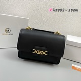 Новые продукты MK поступили в продажу. Кожа и оригинальные металлические детали,