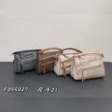 Michael Kors Lorimer – сумка-портфель с застежкой-молнией и ремнем через плечо.