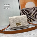 Новые продукты MK уже в продаже. Изготовлены из ПВХ с оригинальными металлически