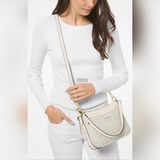 В комплекте с коробкой MICHAEL KORS 21 весна-лето JET SET CHA.