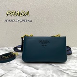 Сумка Prad с двойной молнией и одним плечевым ремнем, оснащена двумя плечевыми р