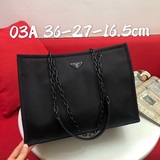 Prada нейлоновая сумка для покупок, б/у, модель 03A. Эта сумка очень легкая, име