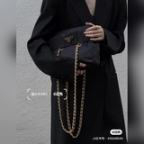 Продукт очень красивый. Необходимый аксессуар для модников PRADA. Ретро-стиль. С