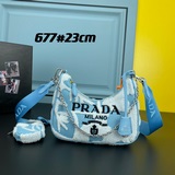 Вышивка «три в одном» 1BH677. Эта сумка Re-Edition «три в одном» представляет со