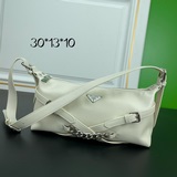 Prada Vintage черно-белый CP. Этот стильный и модный аксессуар от Prada должен б