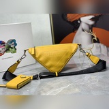 Prada 21K Three-in-One Triangle Bag Я считаю, что эта сумка является самой попул