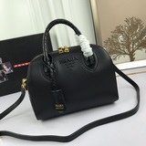 Подушка-сумка «Prada» 2106# из натуральной кожи отличного качества, приятная на 