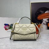 Новая модель PRADA с вышивкой, уникальный крой, объемный силуэт. Эксклюзивная мо