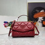 Новая модель PRADA с вышивкой, уникальный крой, объемный силуэт. Эксклюзивная мо