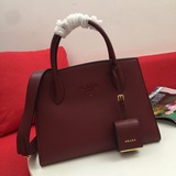 Высококачественная сумка PRADA.#66158 изготовлена из импортной кожи крупного рог