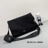 Новая серия Re-Nylon из переработанного нейлона и серия Saffiano 2039 от P-House