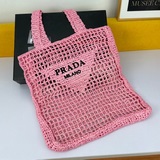 Новая модель плетеной сумки Prad* с ажурным узором — в этом лете невозможно обой