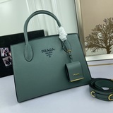 Высокое качество, эксклюзивная премьера популярной модели PRADA (Прада) 66158, и