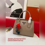 Prada 2023： при заказе подарком будет брелок-кукла. Новая модель, классический и