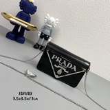 PRAD* Новая сумка через плечо с большим треугольным логотипом. Очень нравится эт