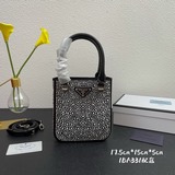 Мини-сумка Prad 1BA331, украшена имитацией кристаллов по всей поверхности, изгот