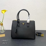 P-серия, модель 2274. Эта сумка Galleria изготовлена из кожи Saffiano, которая я