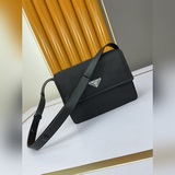 {Черный} Начало [Сердце] [Сердце] Pradα Популярная сумка почтальона с характерны