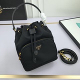 Классическая модель 1BH038 поступила в продажу. Изготовлена из импортного нейлон
