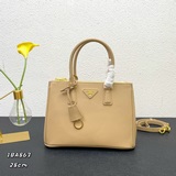 P-серия, модель 2274. Эта сумка Galleria изготовлена из кожи Saffiano, которая я