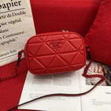 Футляр для фотоаппарата Prada из импортной кожи ягненка, #082. Сложный ручной вы