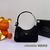 (Сумка через плечо) Новая сумка Prada из нейлона Hobo, представленная в Интернет