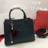Новая модель Prada 2107 пользуется огромной популярностью. Она подходит к любому