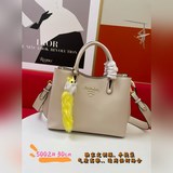Prada 5002# Энергичный и яркий, универсальный, не выходит из моды даже через сто